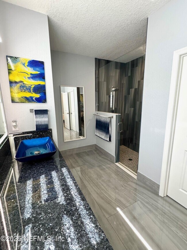 Building Photo - 163 Pine Forest Ct