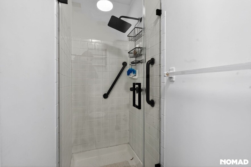 Building Photo - 102 Oak Glen Rd