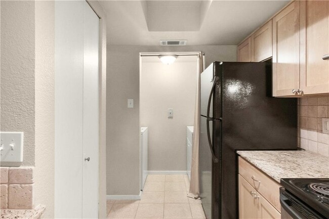 Building Photo - 3627 Menchaca Rd