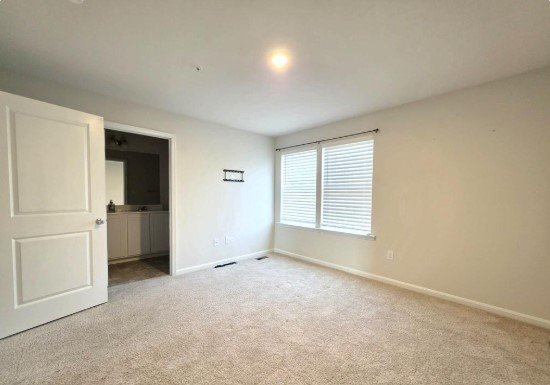 Building Photo - 371 Wheatfield Dr