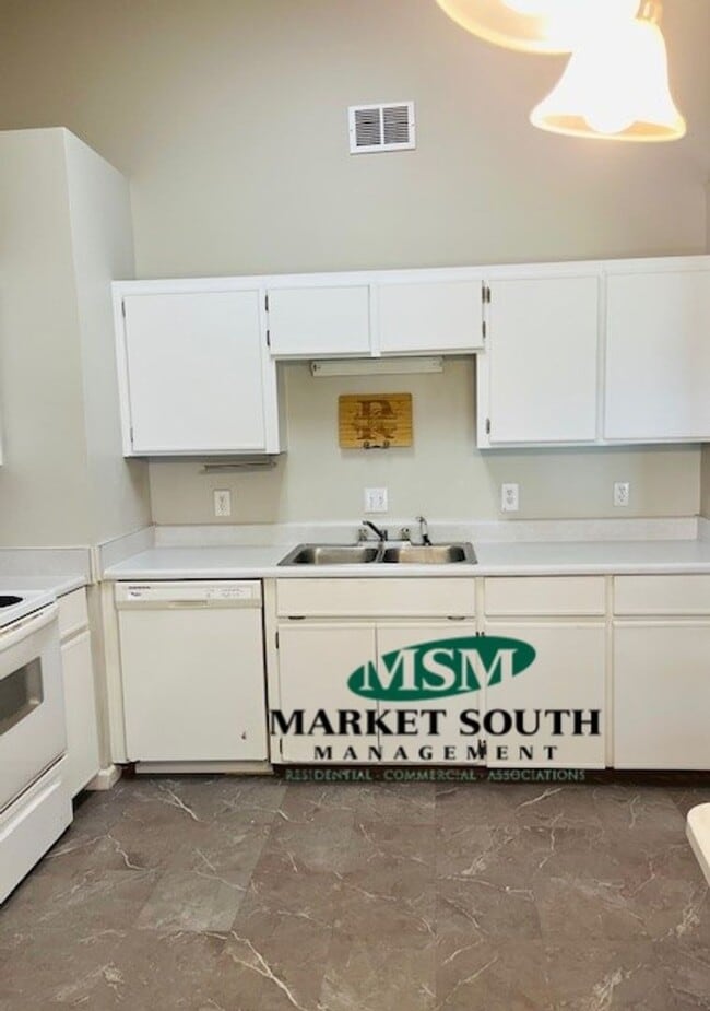 Building Photo - 3 Bedroom Beauty in Laurelwood Plantation- SPECIAL OFFER!!!