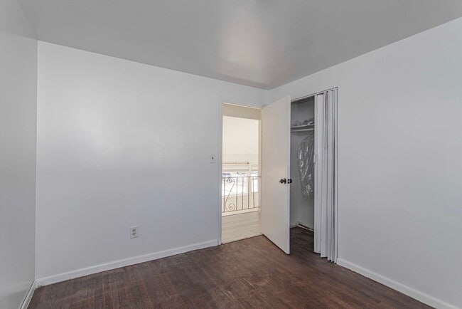 Building Photo - 16 Falconer Ave