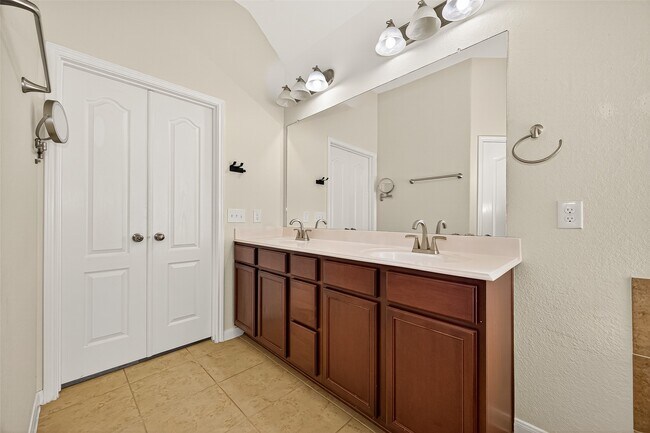 Building Photo - 17706 Sauki Ln