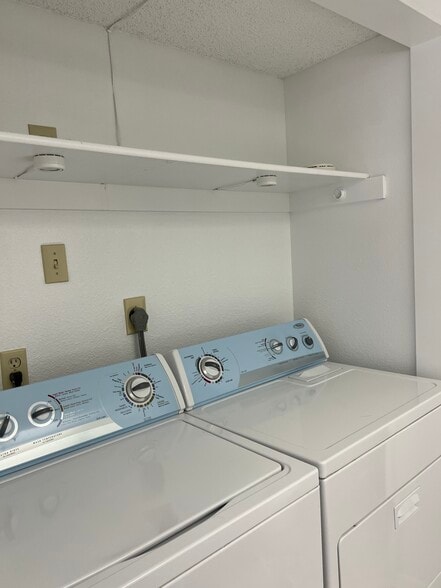 washer and dryer - 2017 Normandy Ct