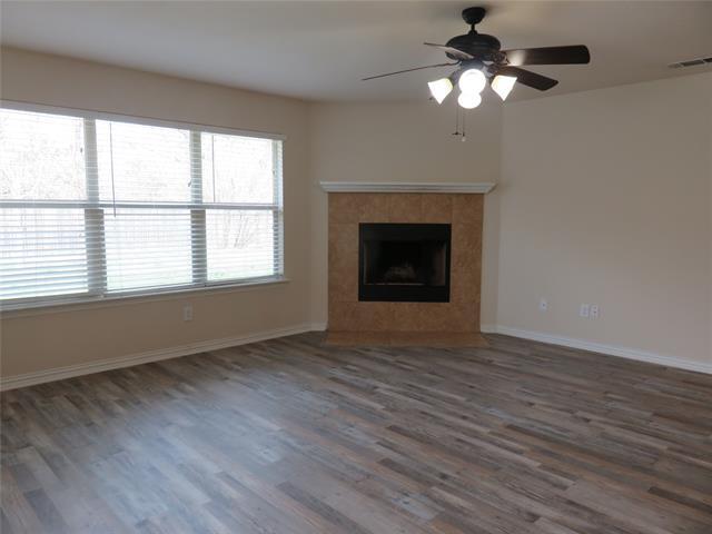 Building Photo - 1321 Crestview Dr