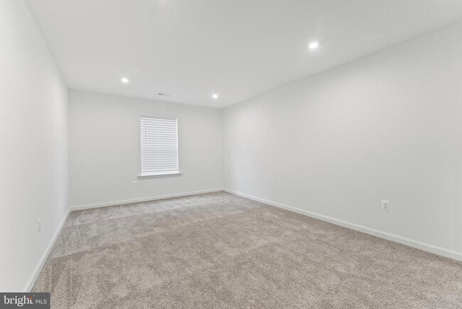 Building Photo - 5508 Redgum Ln