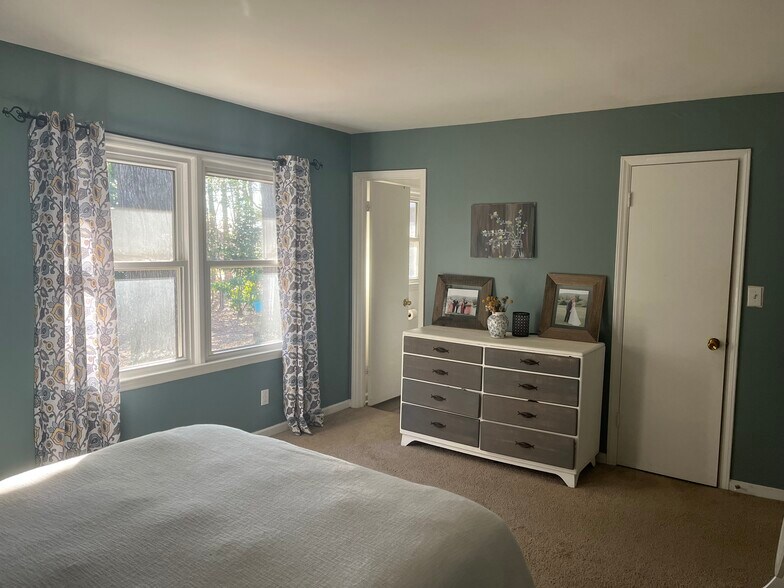 Building Photo - 2119 Strebor St