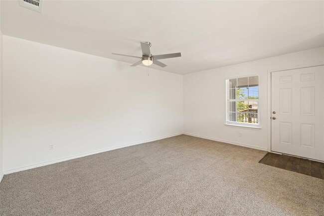 Building Photo - 9903 Roxanna Dr
