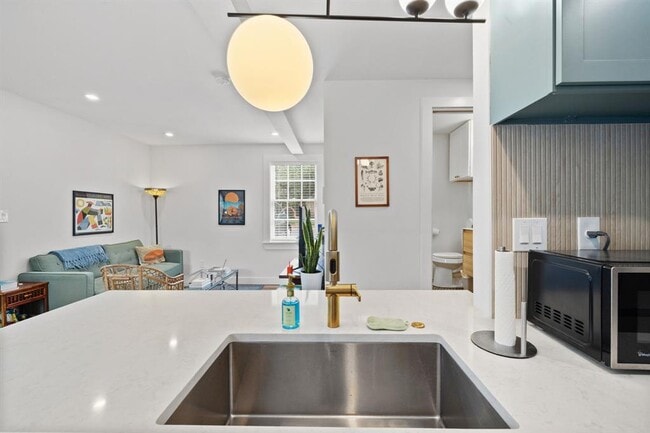 Building Photo - 2808 Jefferson St