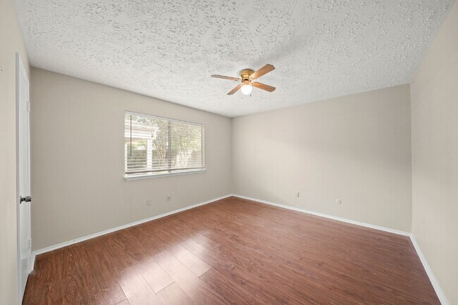 Building Photo - 16107 Grassy Creek Dr