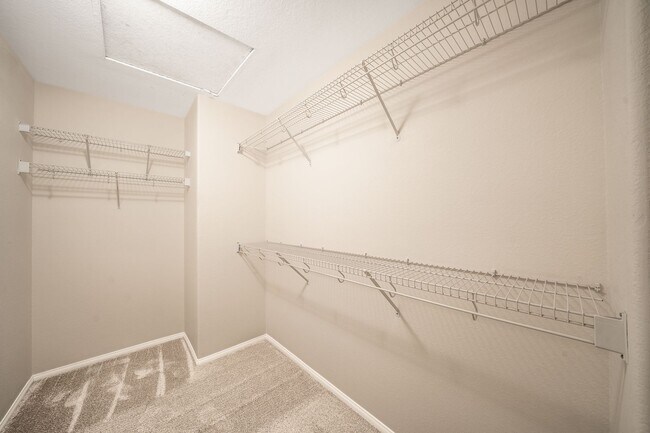 Building Photo - 4 Bedroom View Home in Emerald Heights | 3-Car Garage | Guard Gated Community