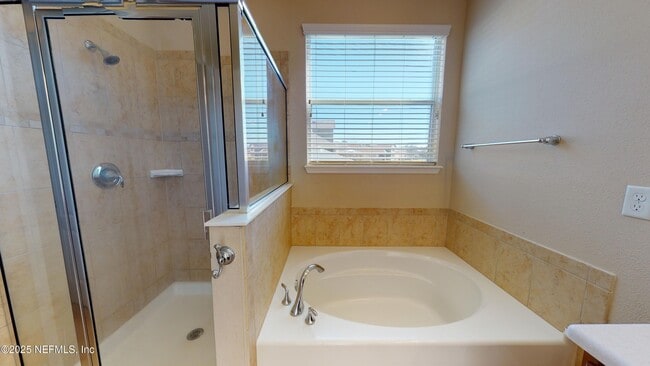 Building Photo - 15858 Lexington Park Blvd