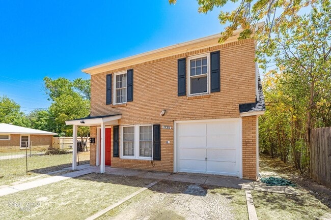 Building Photo - 1725 Ave D