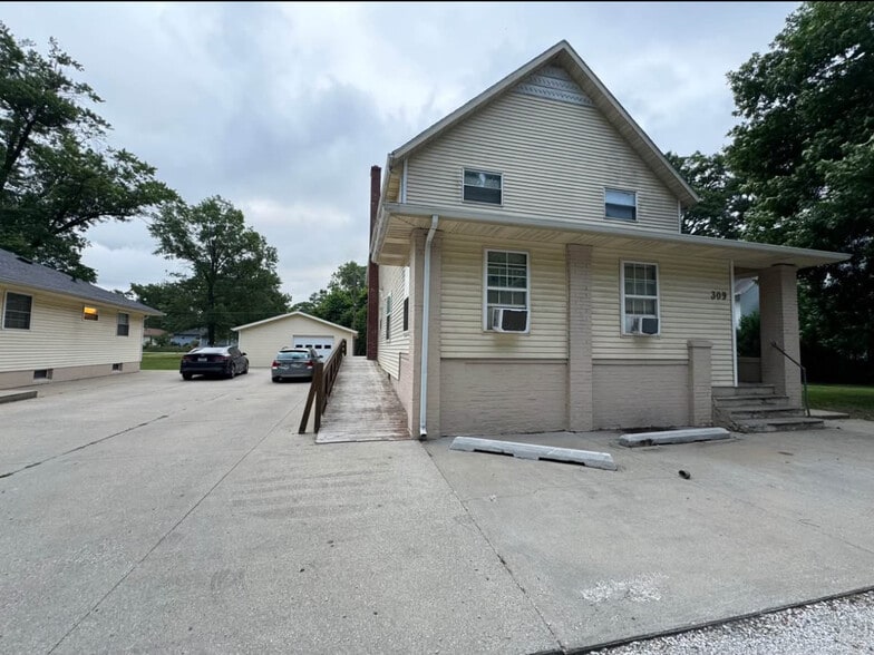 Primary Photo - 309 Grace St