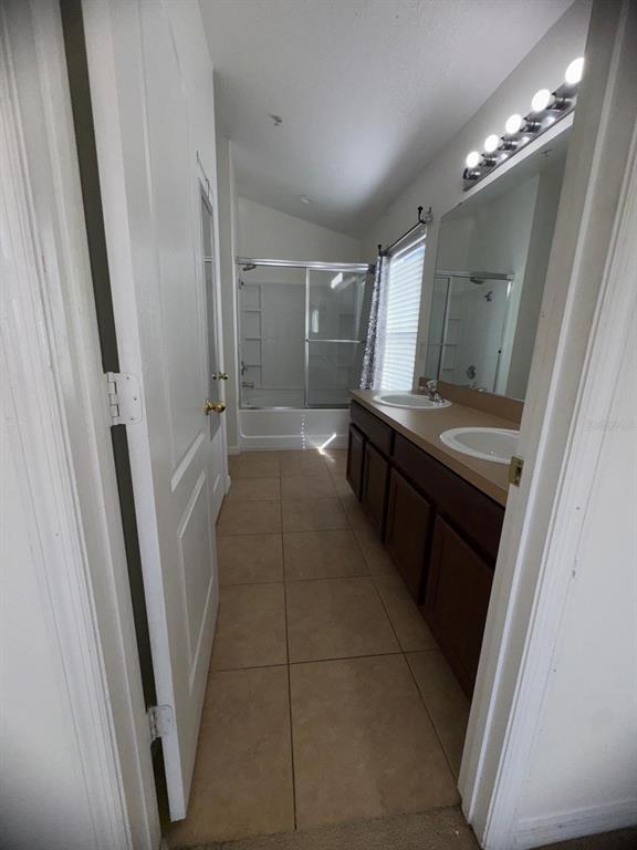 Building Photo - 6404 S Goldenrod Rd