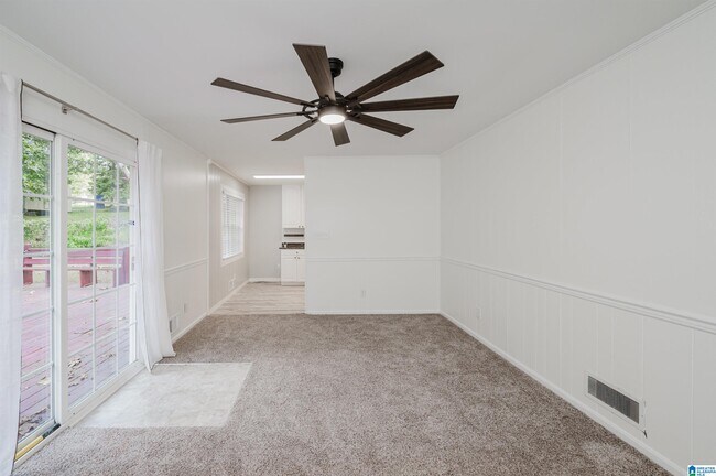 Building Photo - 1440 Hickory Ln