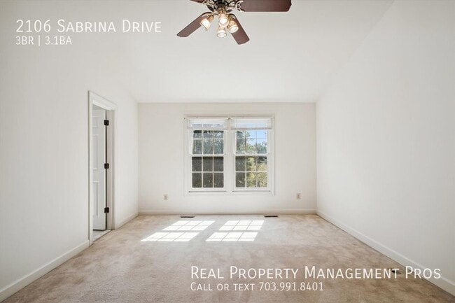 Building Photo - 2106 Sabrina Dr