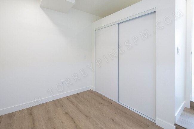 Building Photo - Remodeled Ocean Beach 1 Bedroom on Del Mar Ave ~ ALL UTILITIES INCLUDED!