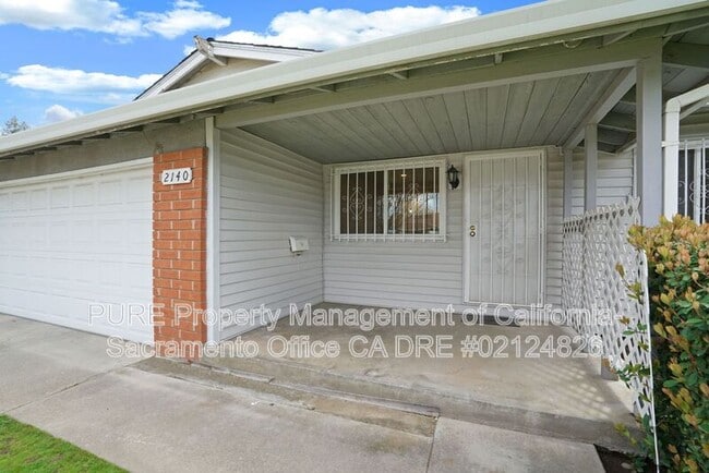 Building Photo - 2140 W La Loma Dr