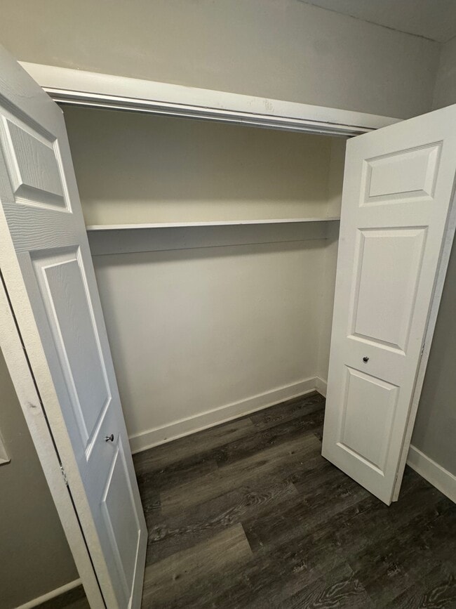 Building Photo - 1217 Scott St