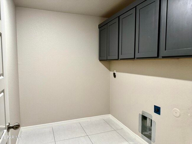 Building Photo - 12824 Linstead Ave