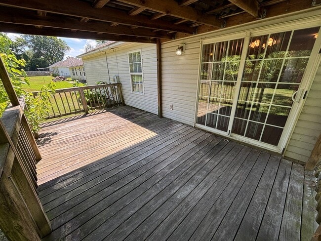 Building Photo - 3-Bedroom, 2-Bathroom Single Family Home i...