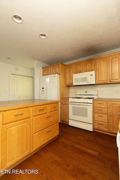 Building Photo - 2084 Allenridge Dr