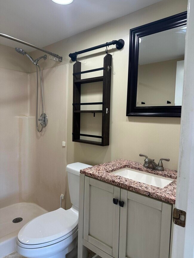 Building Photo - 7233 Golf Colony Ct