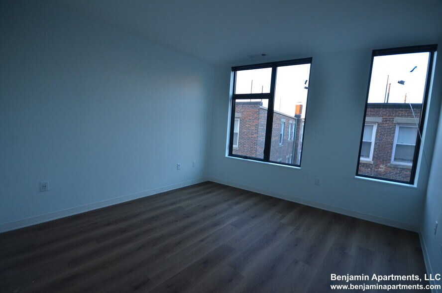 Building Photo - 89 Brighton Ave