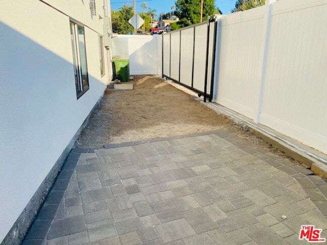 Building Photo - 10939 Christine Way