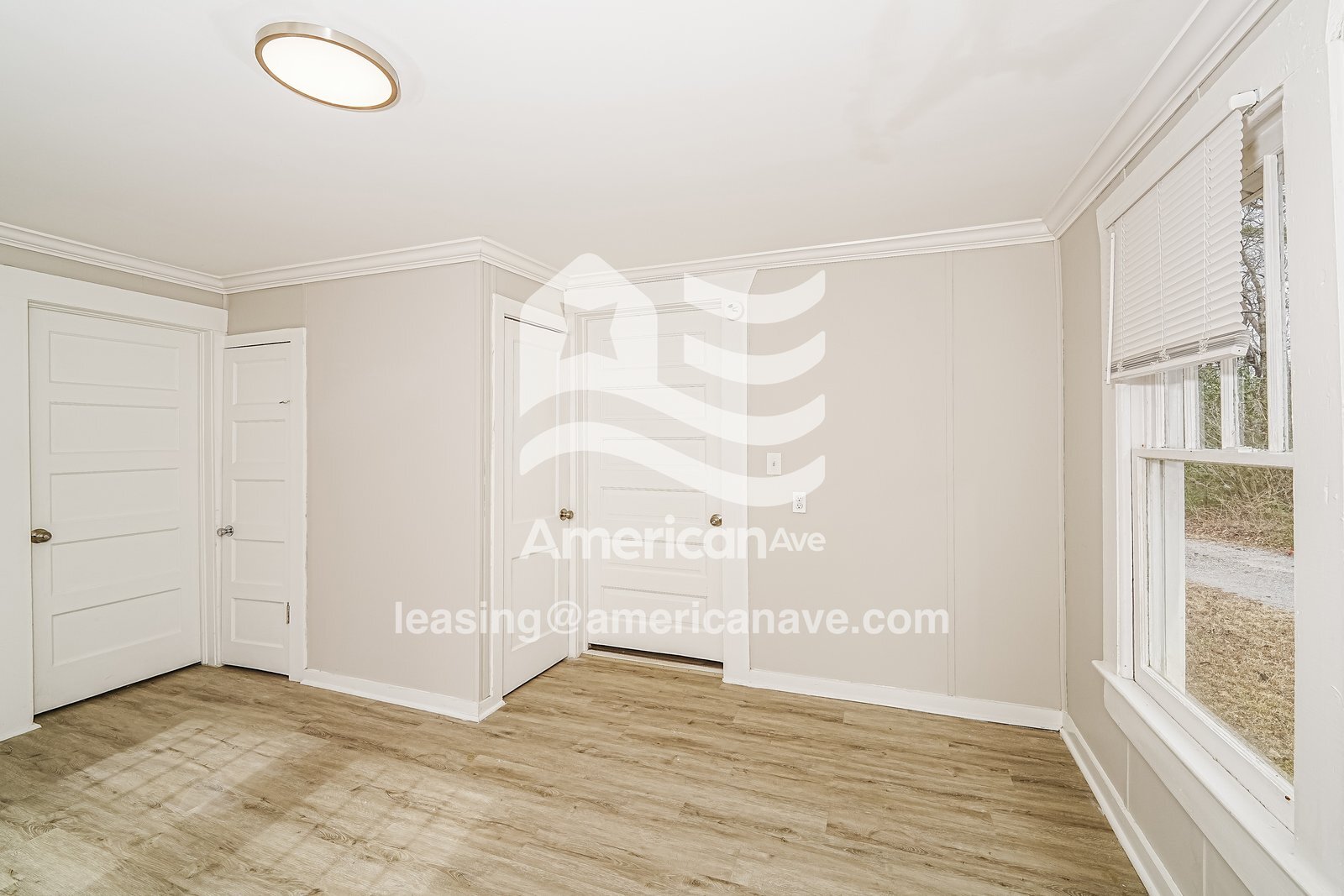 Building Photo - 917 School Terrace