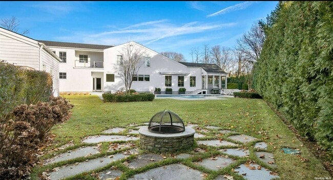 Building Photo - 14 Oak Meadow Ln