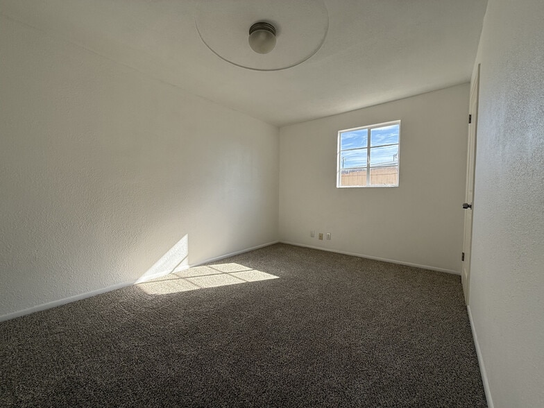 Building Photo - 123 E Apache St