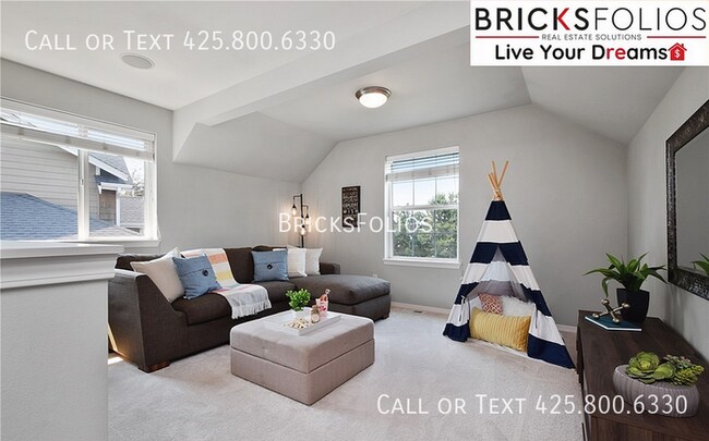 Building Photo - Welcoming Home in Bothell, Ideal for Relax...