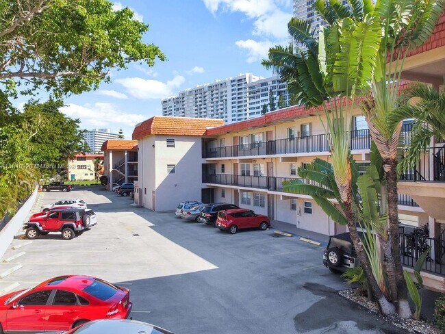 Building Photo - 4143 N Ocean Blvd