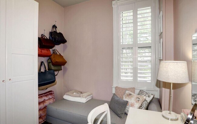 Building Photo - Spacious & Charming Victorian Row House in Burleith-Moments from Georgetown!