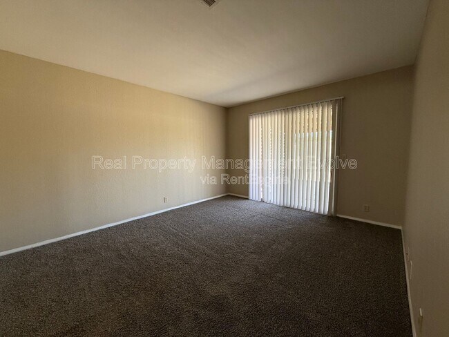 Building Photo - 3936 W Chama Dr