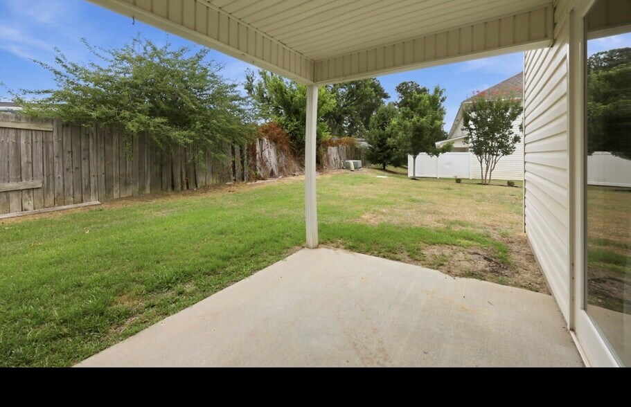 Building Photo - 1525 Pine Brook Ct