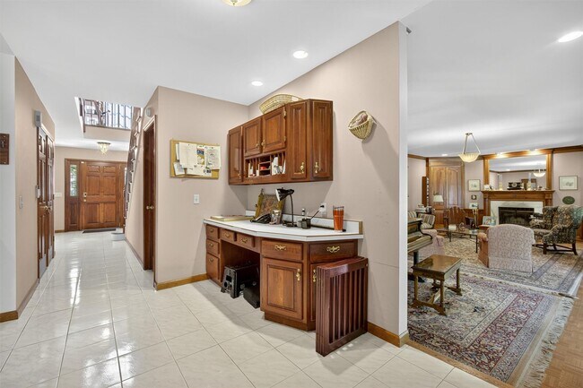 Building Photo - 92 Brook Hollow Dr
