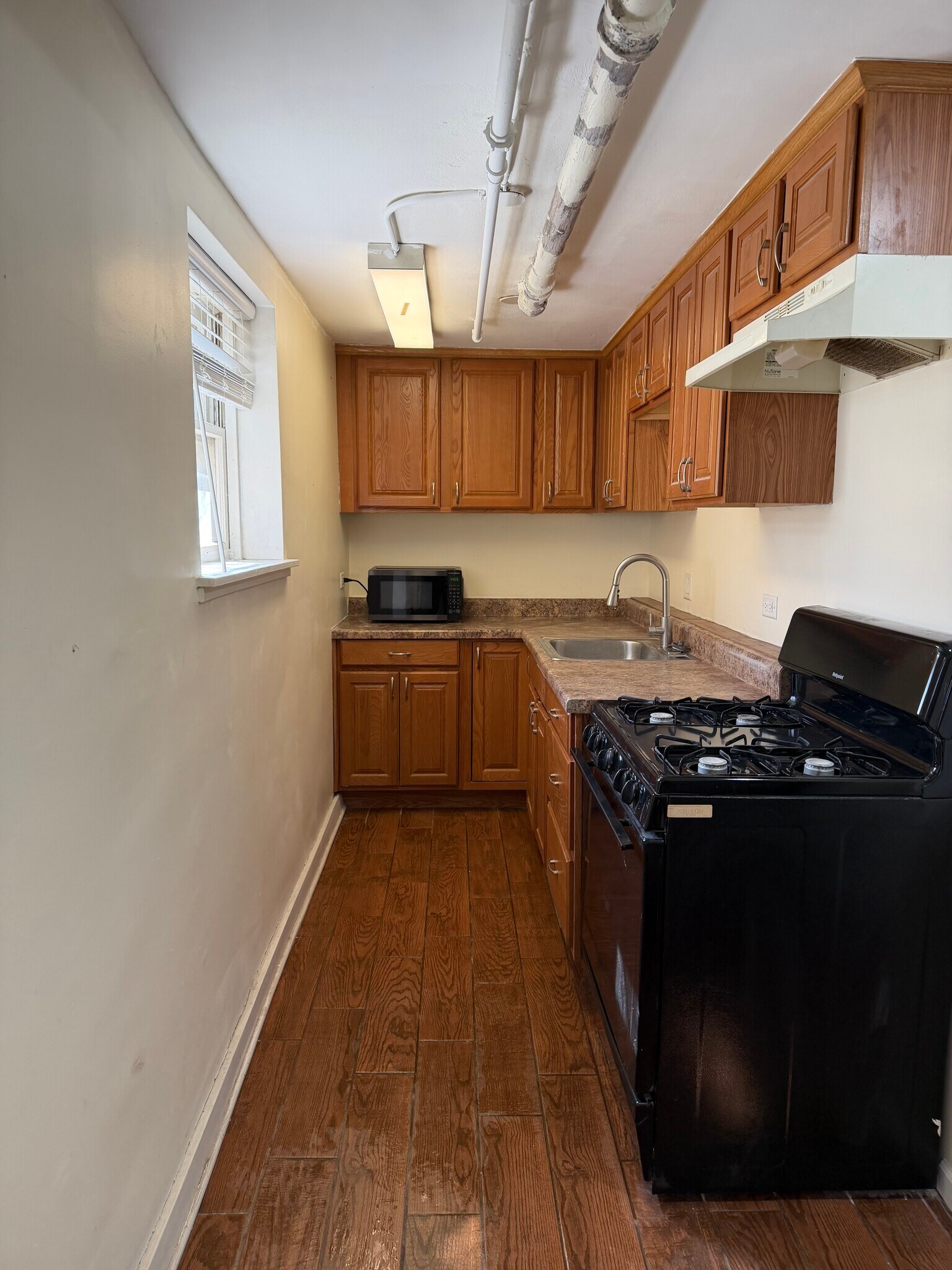 Building Photo - 58 Lincoln Ave