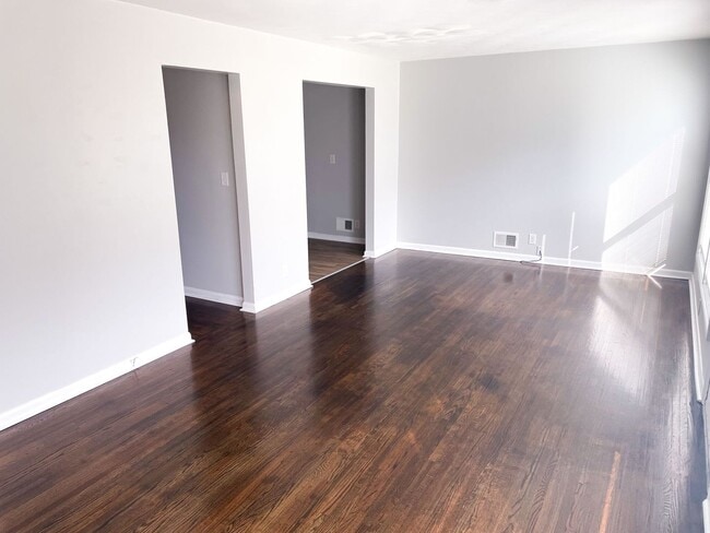 Building Photo - 3861 Darlene Dr
