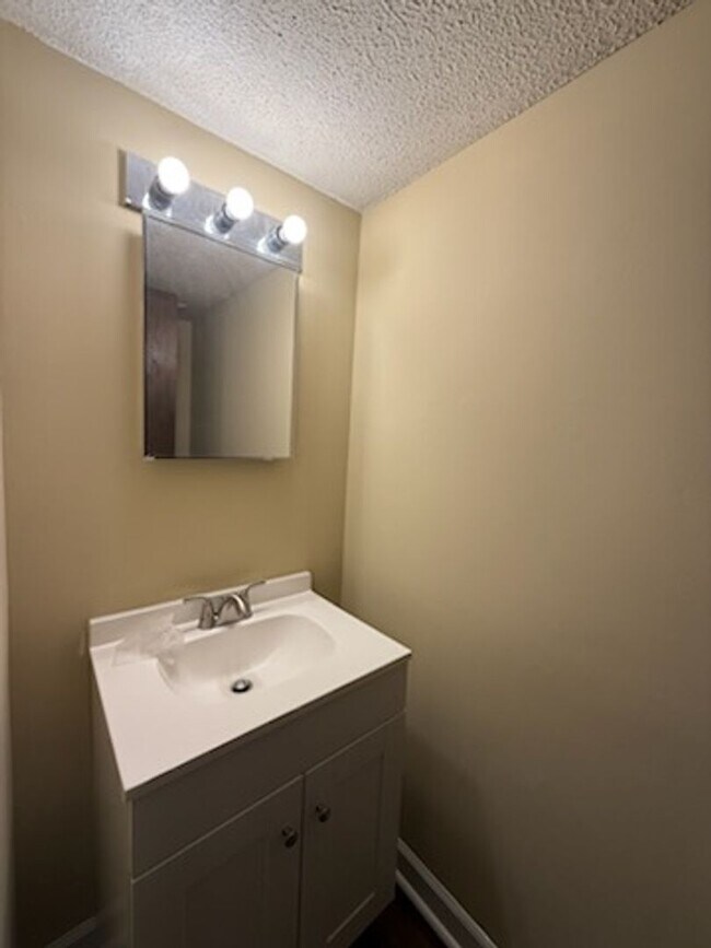 Building Photo - Village Square Apartments