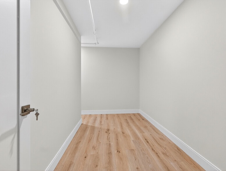 Building Photo - 151 Belmont St