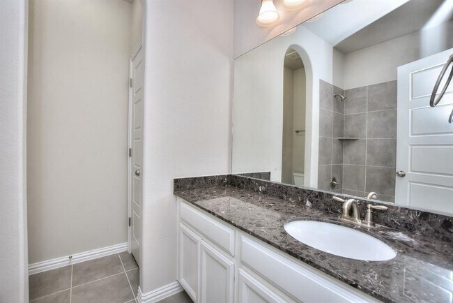 Building Photo - 409 Bluehaw Dr