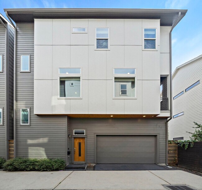 Building Photo - 4309 Marina St