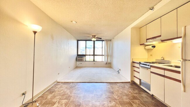Building Photo - BEAUTIFUL GOLF COURSE VIEWS - SALT LAKE ST...