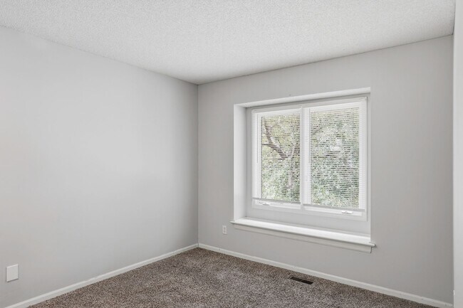 Building Photo - 14241 W 128th St