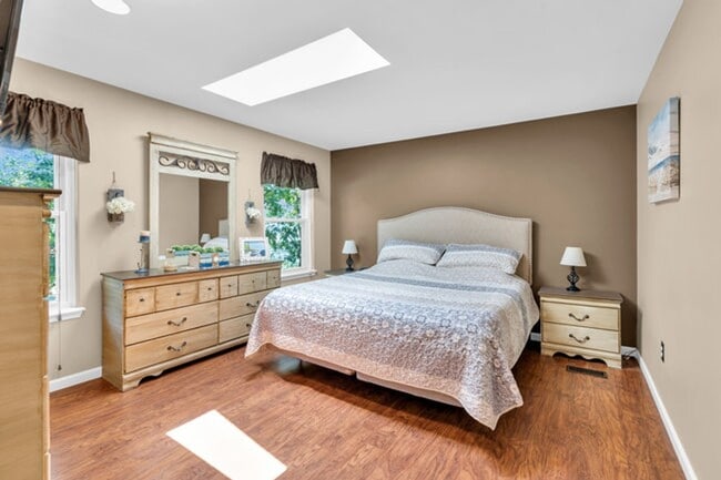 Building Photo - Private Cul-de-Sac Living: 4BR Home with Pool & Geothermal HVAC