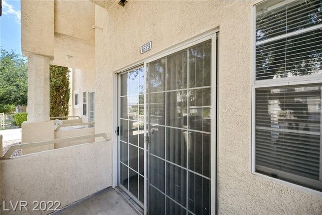 Building Photo - 2 Bed 2 Bath Green Valley Downstairs Condo