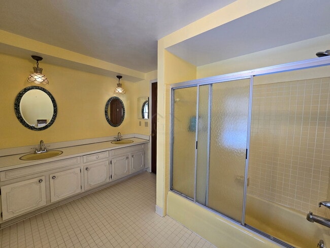 Building Photo - 33811 Hunters Pointe Rd